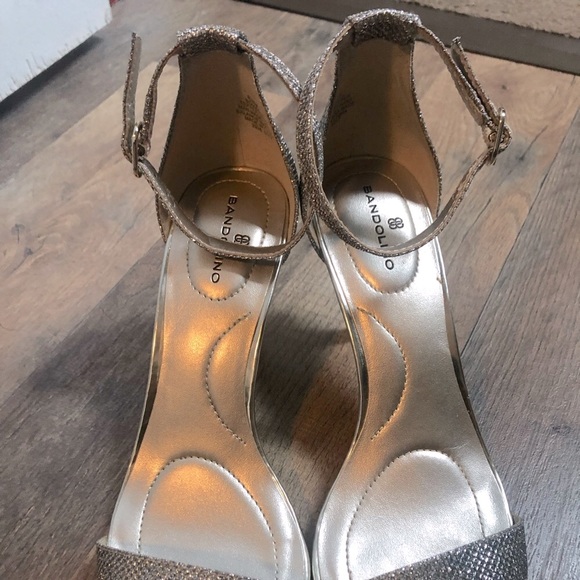 Woman Heels - Picture 2 of 11